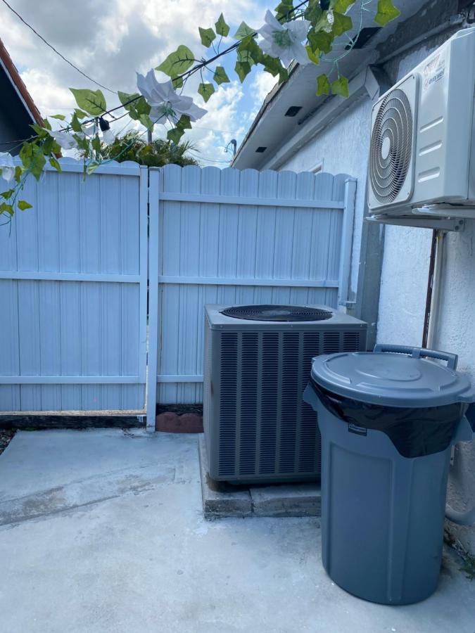 Tiny Place W Private Hot Jacuzzi 7 Min To Miami International Airport Exterior foto
