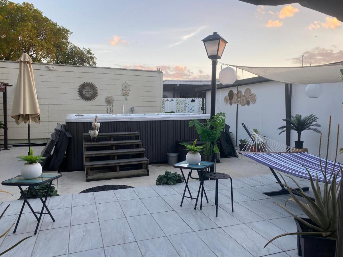 Tiny Place W Private Hot Jacuzzi 7 Min To Miami International Airport Exterior foto