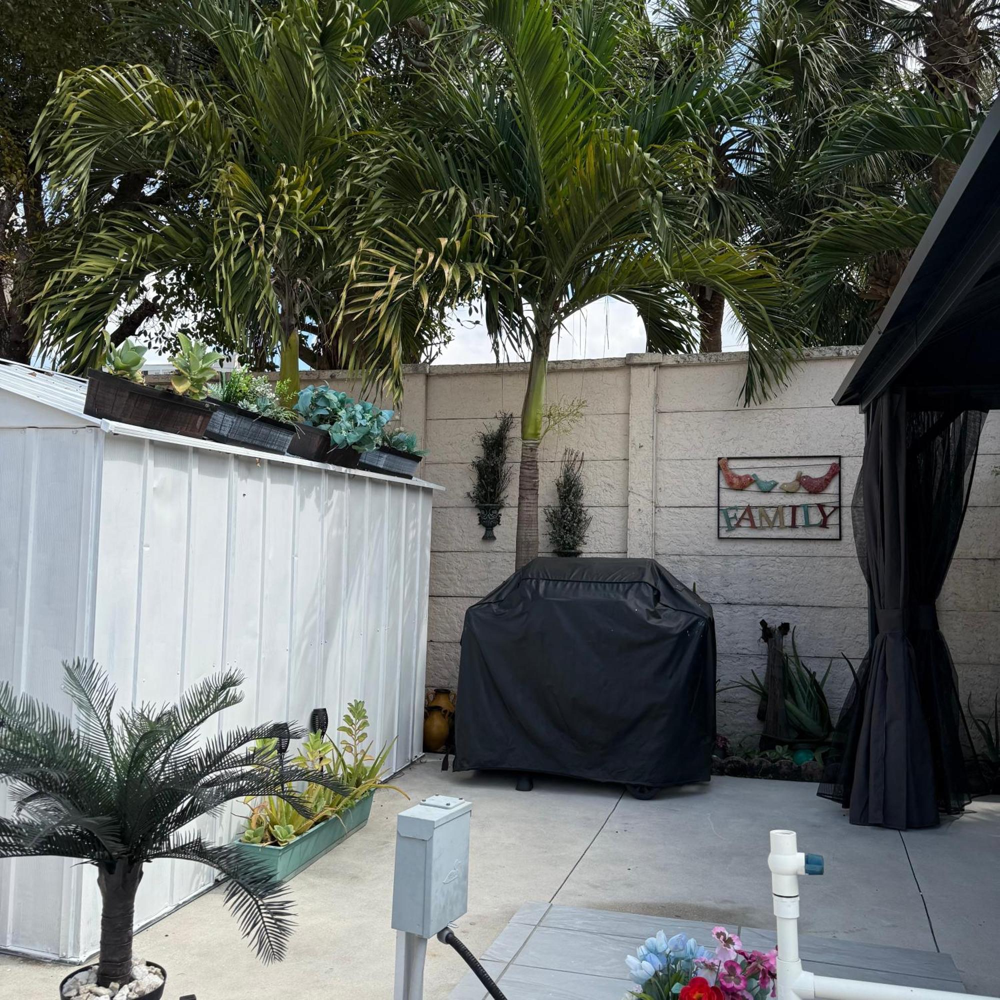 Tiny Place W Private Hot Jacuzzi 7 Min To Miami International Airport Exterior foto